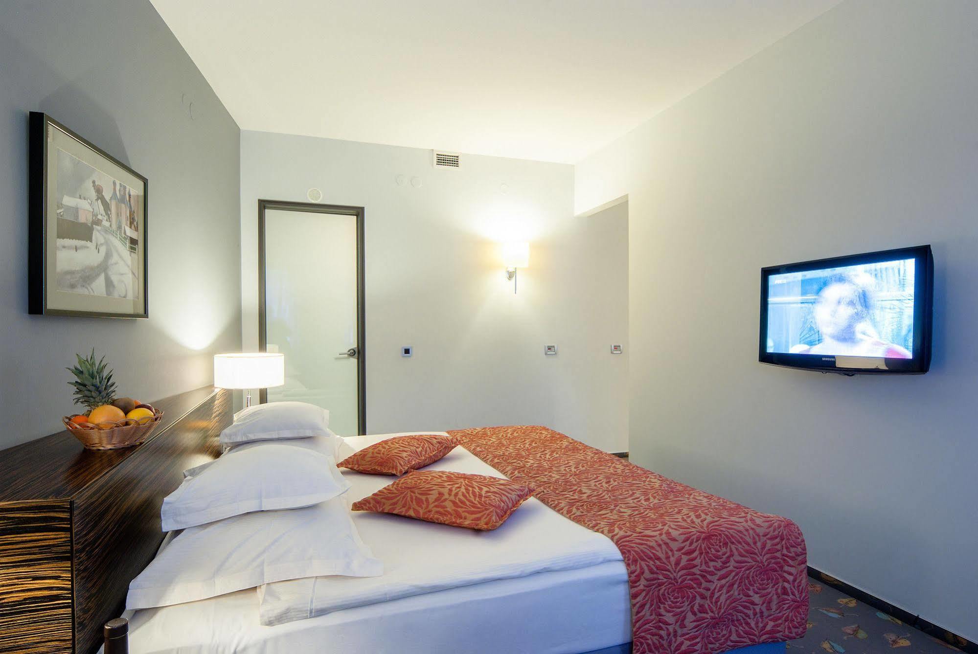 Nobel Design Hotel Beograd Bagian luar foto