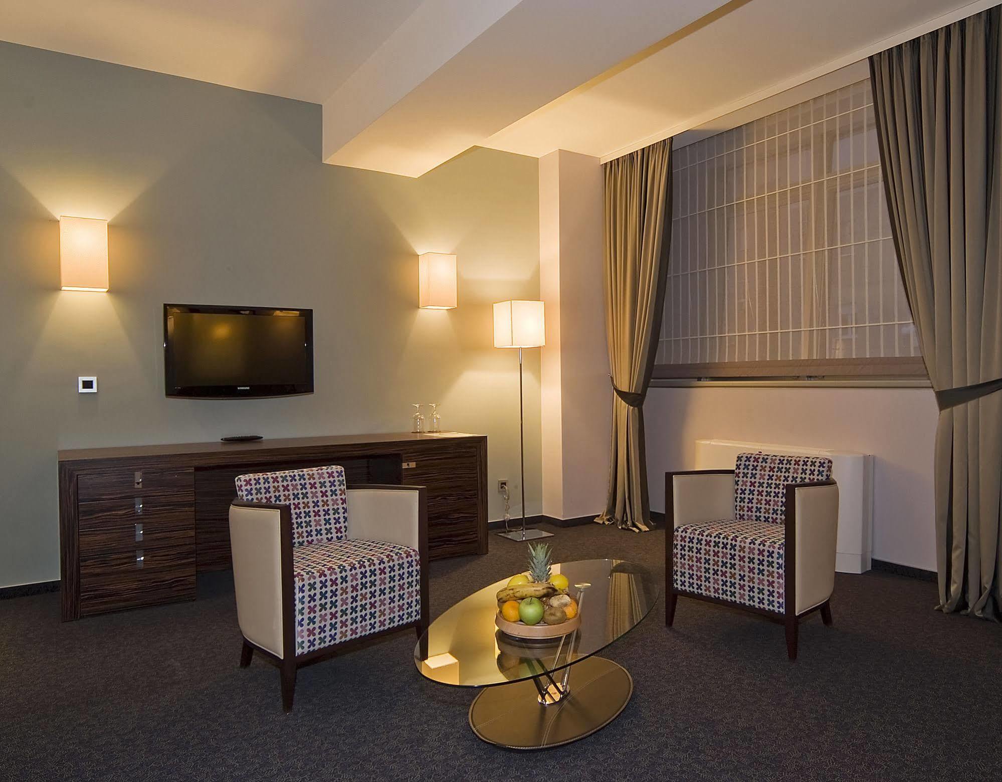 Nobel Design Hotel Beograd Bagian luar foto